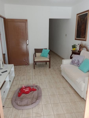 Quarto Casal Completo e Banheiro fora do quarto Próx Centro, Açude velho, Super Mercados, Hospitais, Farmácias, Restaurantes e Tudo